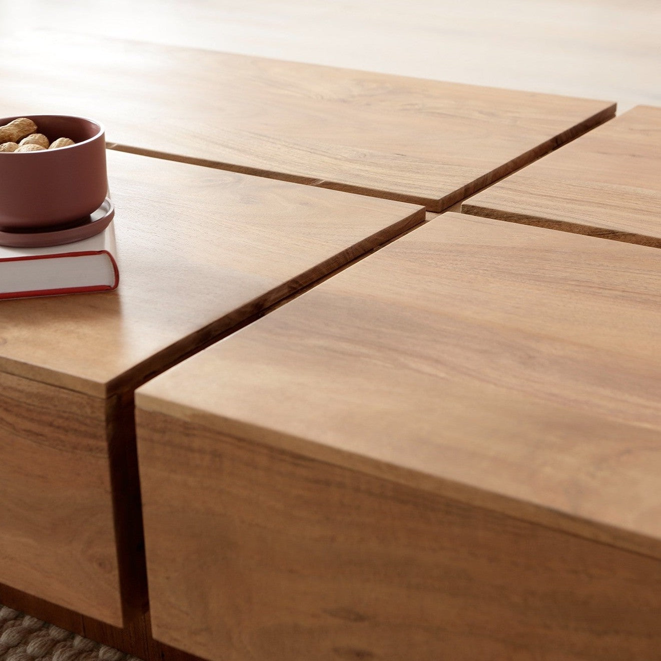 Quadra Solid Wood Lift-Top Coffee Table